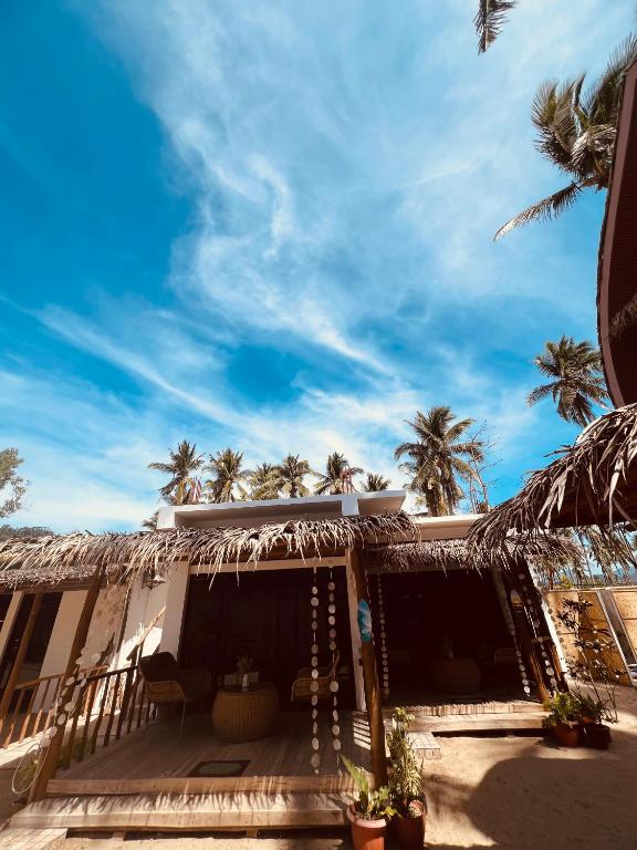 The King Kubo — a two-bedroom thatched kubo by the beach